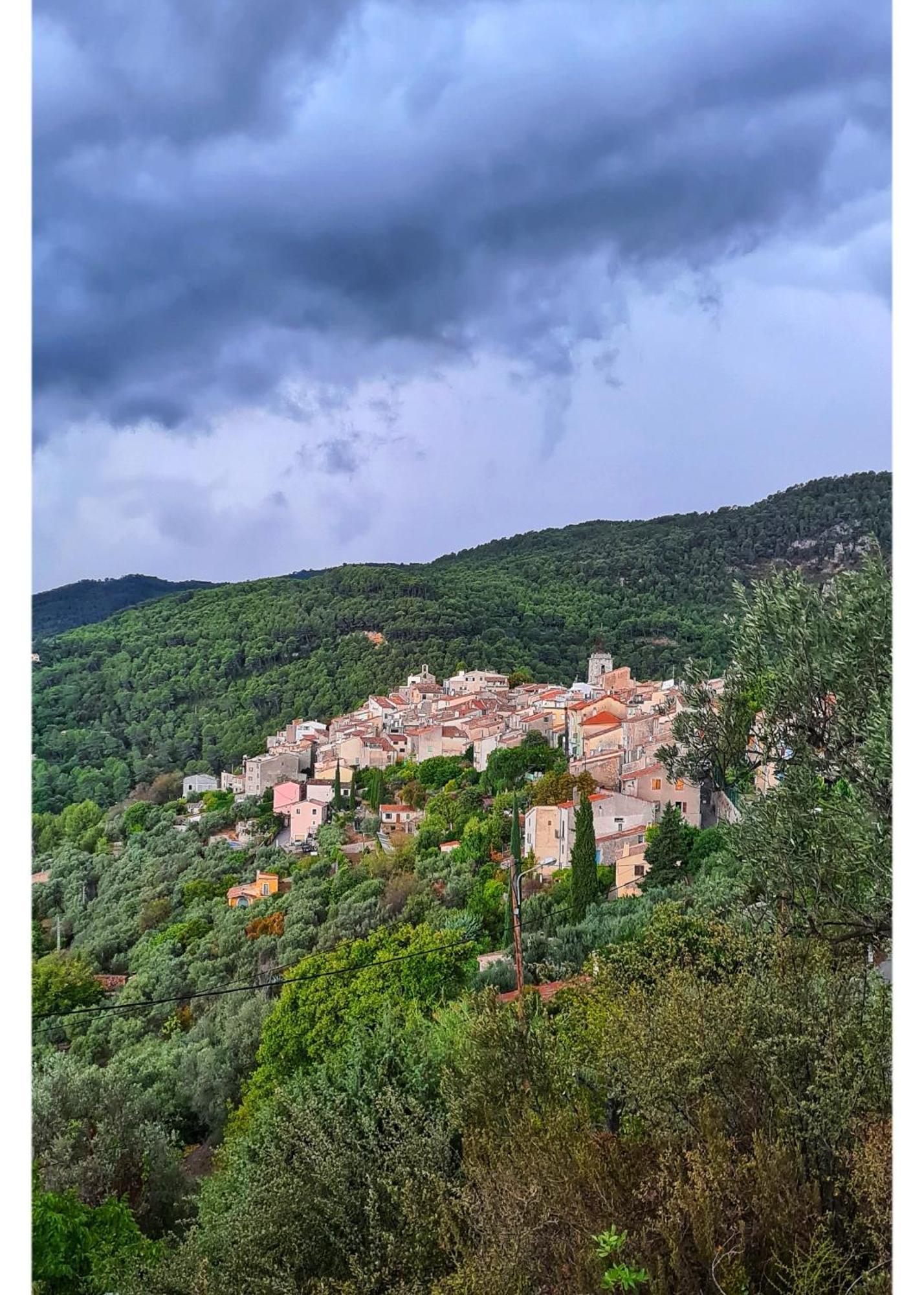 Studio de charme + terrasse : Verdon, lac, plages Claviers Buitenkant foto